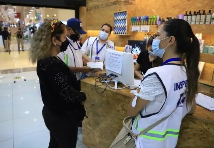 La DGI está fiscalización de comercios a nivel nacional. Foto: Cortesía
