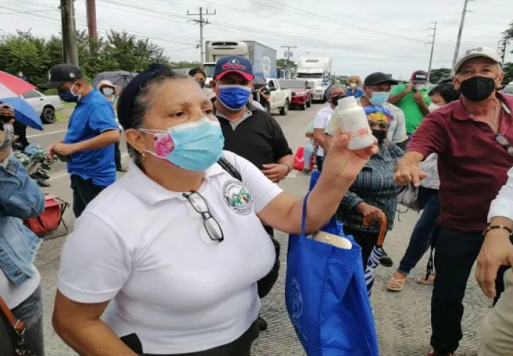 Los afectados, quienes conforman el Comité de Familiares de Víctimas por el Derecho a la Vida (COFADESAVI), llevan más de 15 años de lucha, sin respuestas a sus solicitudes. Foto: Thays Domínguez