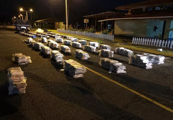 La droga estaba metida en 57 maletines. Foto: Diomedes Sánchez  