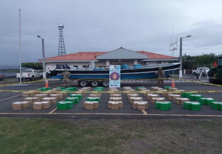 La sustancia ilícita fue llevada a la base naval de Mensabé. Foto: Cortesía Senan