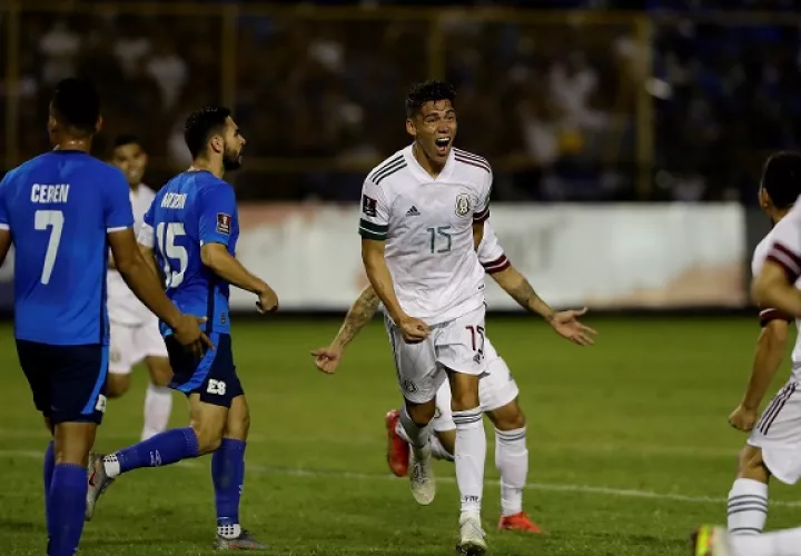 México ganó de visita 2-0 ante El Salvador. Foto: EFE
