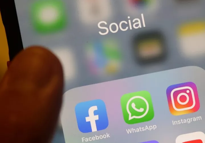 Una exempleada filtró varios documentos internos de Facebook al diario The Wall Street Journal. Foto: EFE