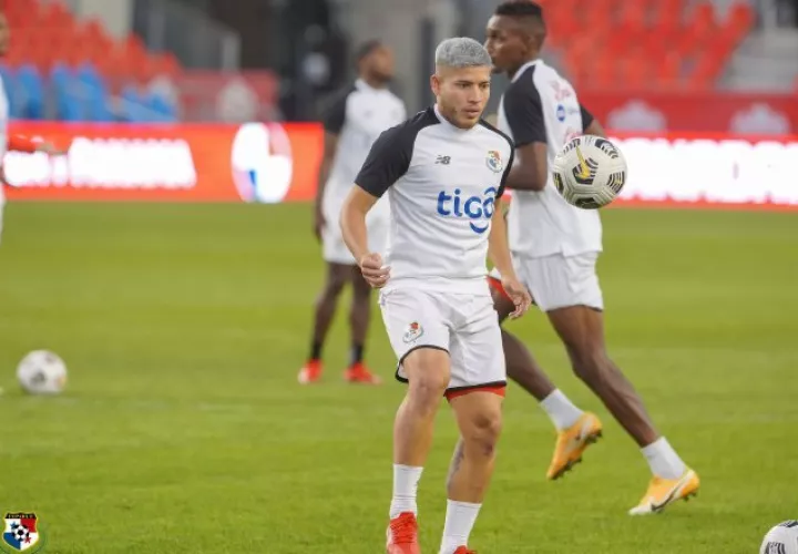 Cristian Martínez en los entrenamientos en Toronto. Foto: Fepafut