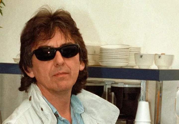 El cantante y guitarrista del grupo musical The Beatles, George Harrison en 1993.   EFE/Julian Martín