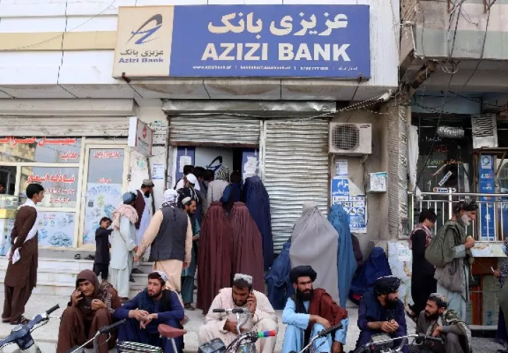 Talibanes piden  el desbloqueo de casi 10,000 millones de dólares de activos del pueblo afgano. Foto: EFE