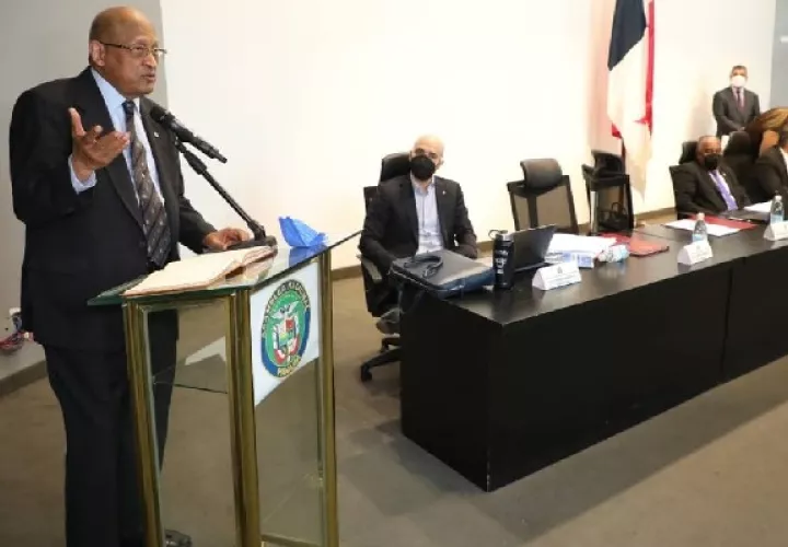 El objetivo no es solo salir de la lista, sino de no volver a entrar en el grupo de países no cumplidores, señala el ministro Héctor Alexander sobre lista gris del GAFI. Foto: Cortesía