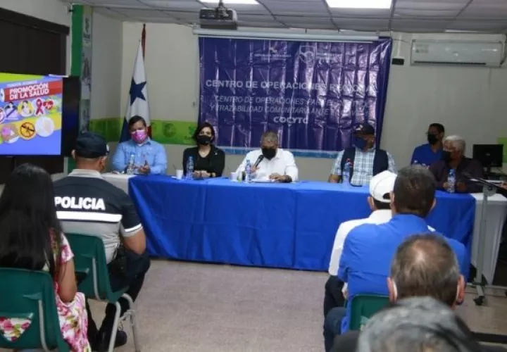 Reunión en el Centro de Operaciones y Control de Trazabilidad Comunitaria (COCYTC). Foto: Cortesía