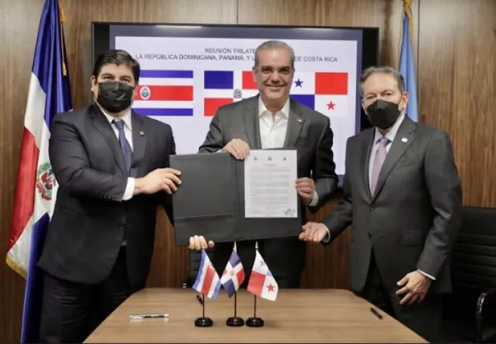   Los presidentes de Costa Rica, Carlos Alvarado (izq.); República Dominicana, Luis Abinader, y Panamá, Laurentino Cortizo, firmaron la Alianza para el Fortalecimiento de la Institucionalidad Democrática. 