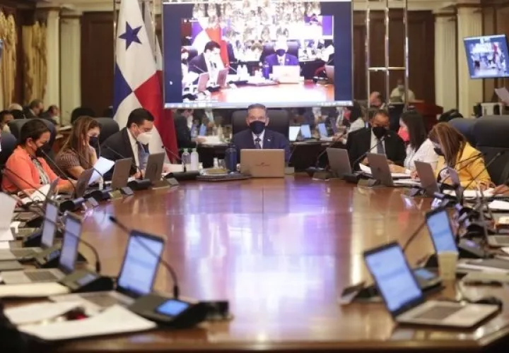 Rosalinda Ross Serrano recibió el voto favorable de los miembros del Consejo de Gabinete. Foto: Cortesía