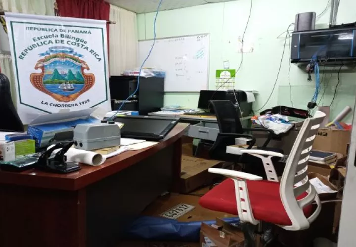 No es la primera vez que los ladrones roban equipo tecnológico de este plantel. Foto: Eric Montenegro