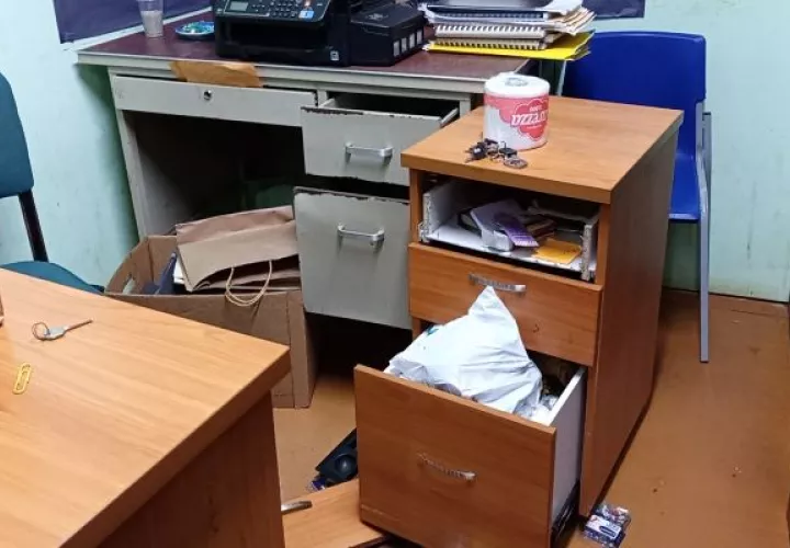 El hurto tomó por sorpresa a los administrativos de esta escuela, quienes tenían programado iniciar los trabajos de mudanza. Foto: eric Montenegro