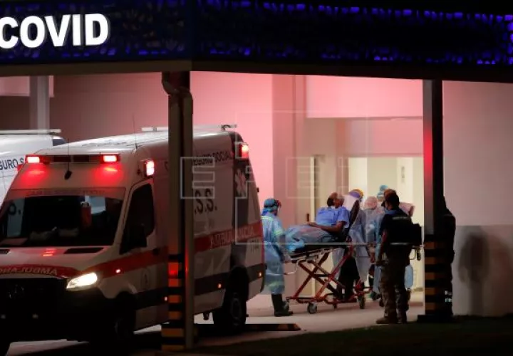  Hay 225 personas hospitalizadas con el virus, según informó ayer el Minsa. Foto: EFE