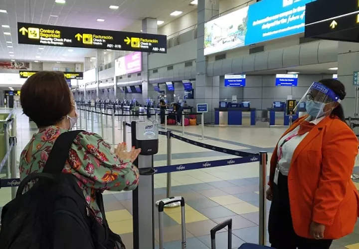  Los panameños podrán viajar libremente al Reino Unido siempre que cumplan las restricciones pertinentes de covid-19. Foto: Cortesía Minsa