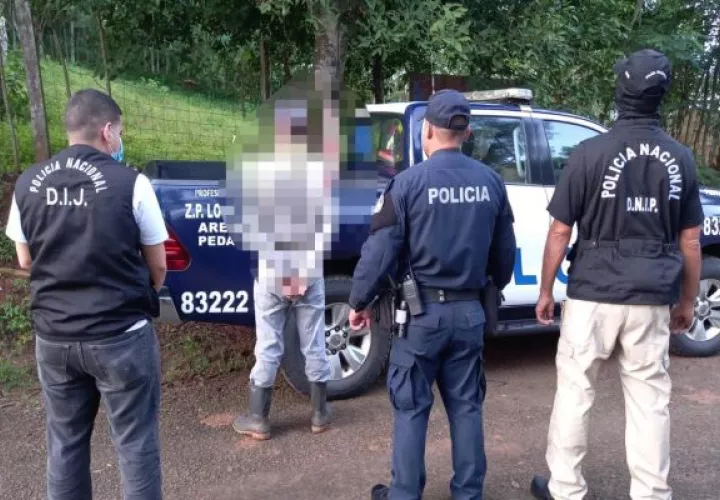 En el corregimiento de Los Asientos, distrito de Pedasí fue detenido un ciudadano presuntamente implicado en el homicidio de un adulto mayor. Foto: Cortesía de Proteger y Servir
