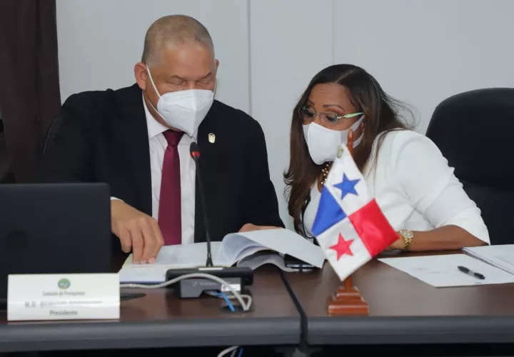aprueban devolver al Ejecutivo el proyecto de Ley 637, que dicta el Presupuesto General del Estado a fin de que sea reformulado y darle prioridad a lo social, educación, salud, seguridad. Foto: Cortesía Asamblea Nacional
