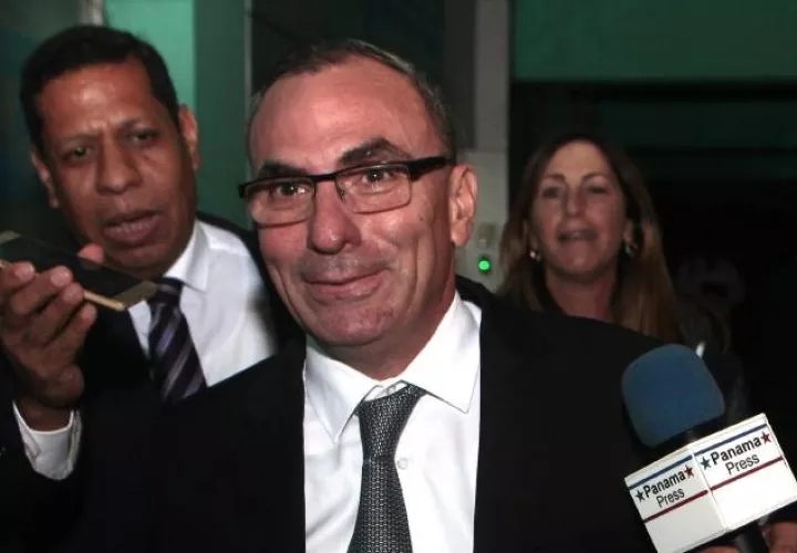 La defensa de Martinelli ha tenido acceso ahora a los archivos, lo cual no se les permitió en el primer juicio y se ha revelado la injerencia de Rolando López. Foto: Víctor Arosemena