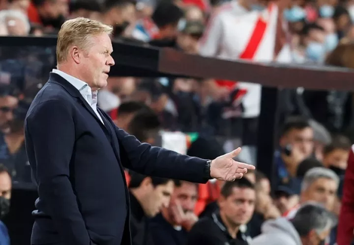 El club azulgrana agradece al preparador neerlandés Ronald Koeman "los servicios prestados". Foto: EFE