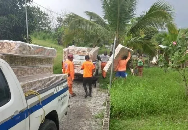 Desde el pasado domingo empezaron a gestionar la ayuda a los afectados. Foto: Diómedes Sánchez 