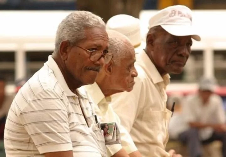 Los adultos mayores son la población más vulnerable en la sociedad, coinciden organismos internacionales. Foto: Archivo
