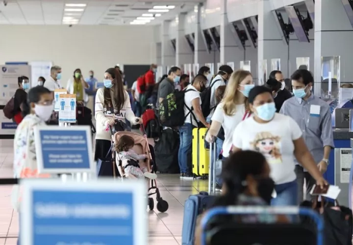 Entre enero y octubre de 2021 por el Aeropuerto Internacional de Tocumen transitaron 6,877,369 millones de pasajeros y se registraron 68,944 movimientos de aeronaves. Foto: Cortesía