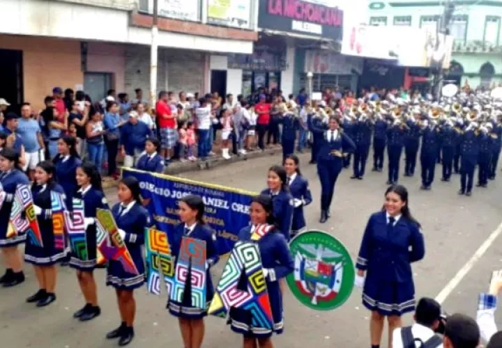 Unos 100 integrantes aproximadamente participarán de los actos oficiales, para lo cual hace algunas semanas retornaron a las prácticas y ensayos. Foto: Thays Domínguez
