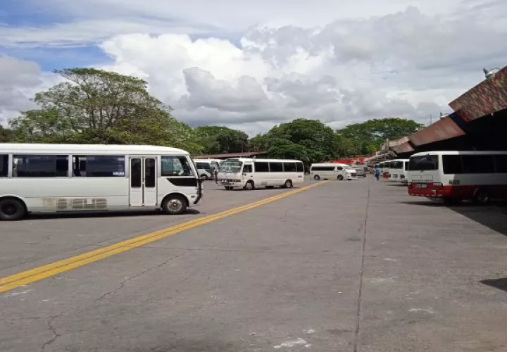 COTRADIN 99% de las organizaciones del transporte colectivo lo que indica que este lunes se brindará el servicio en esta provincia de manera regular. Foto: José Vásquez