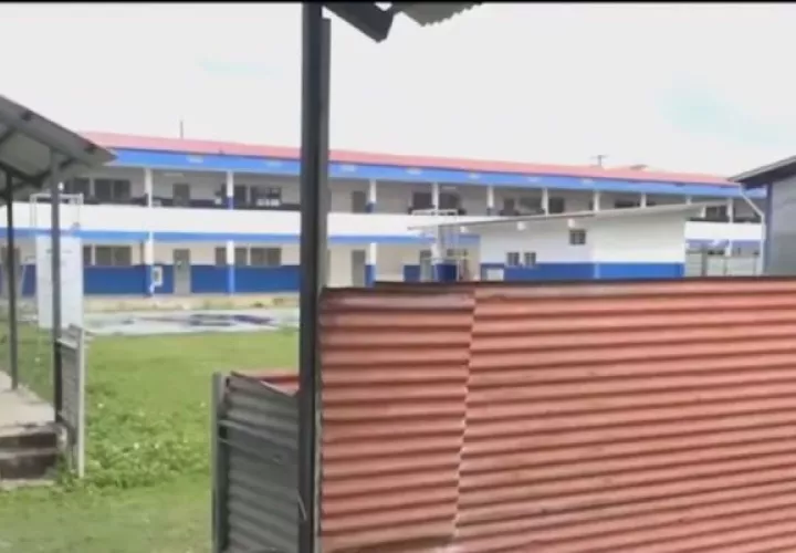 Para los trabajos de diseño y reconstrucción de la escuela República de Bolivia en Colón se tiene un presupuesto de $4.5 millones. Foto: Diomedes Sánchez