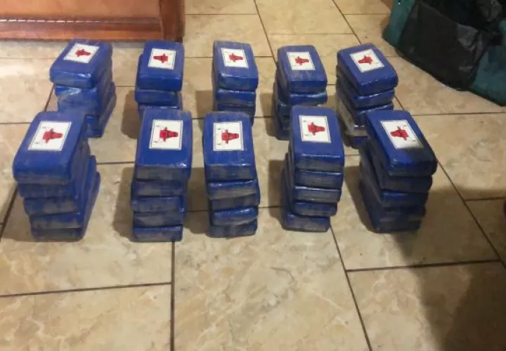 Los 50 paquetes de droga fueron descubiertos durante un allanamiento a una residencia. Foto: Cortesía Procuraduría General de la Nación