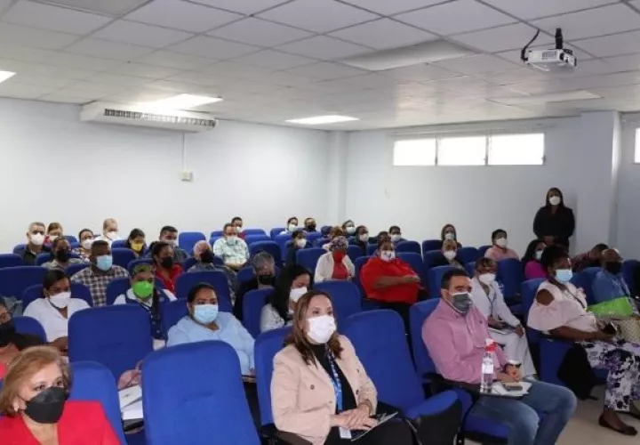 Unos 50 funcionarios participaron de la capacitación. Foto: Cortesía