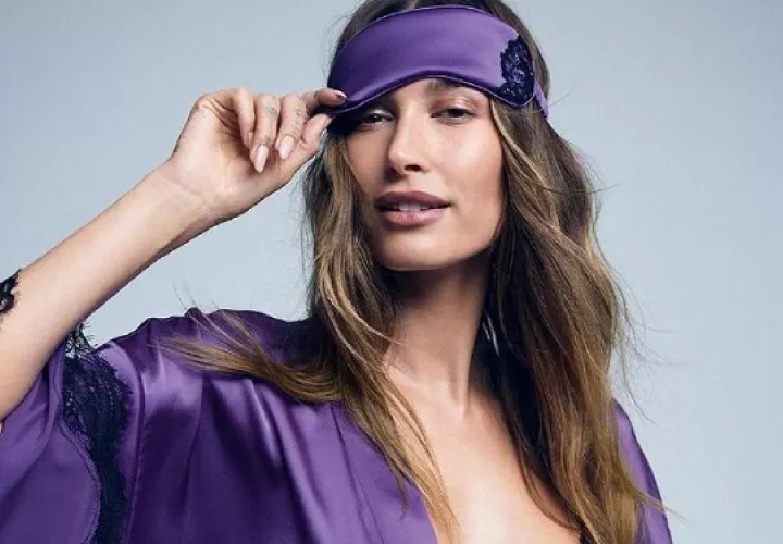 Hailey Bieber. Foto: Instagram / @victoriassecret