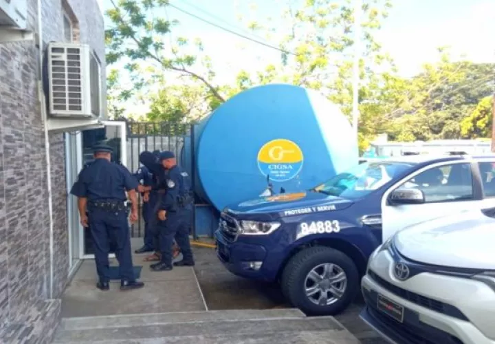 La audiencia se realizó en las instalaciones del Sistema Penal Acusatorio en Las Tablas, donde el imputado fue llevado bajo fuertes medidas de seguridad. Foto: Thays Domínguez