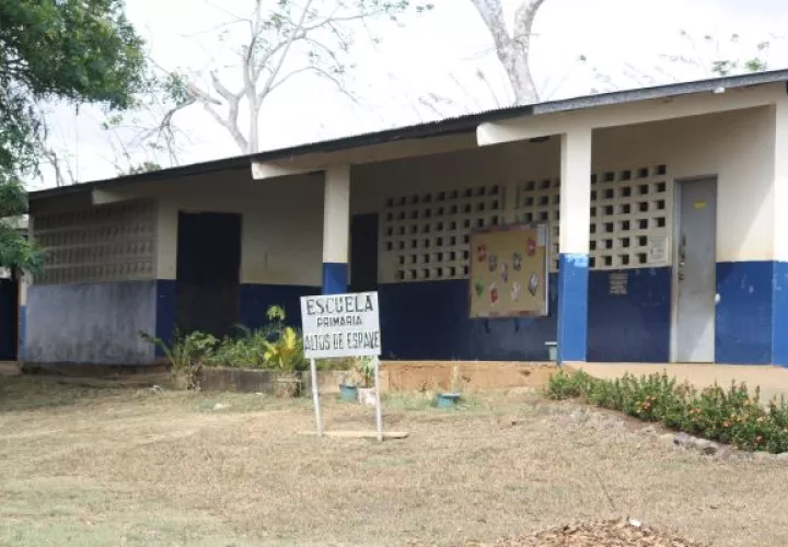 Las escuelas primarias de El Marañonal y La Tulihueca no cuentan con los documentos que certifiquen la legalización de sus tierras. Foto: Eric Montenegro