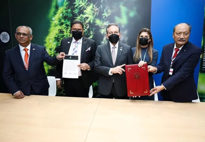 La firma de la Declaración se realizó en el Pabellón de Panamá en la Conferencia de las Naciones Unidas sobre Cambio Climático (COP26). Foto: Cortesía Presidencia