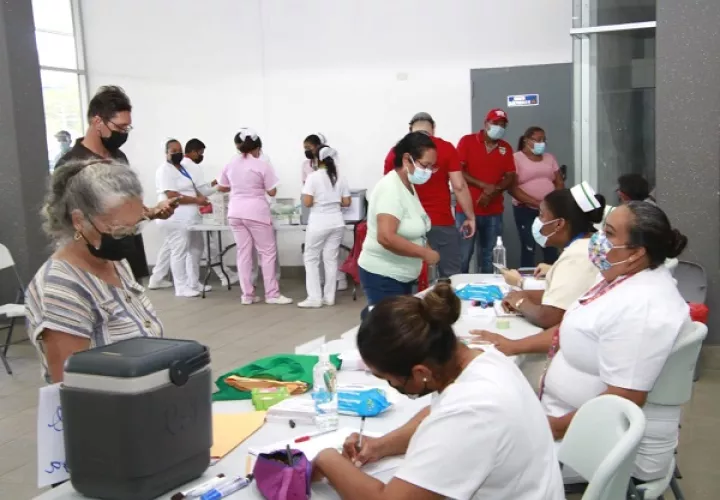 La Operación PanavaC-19 comenzó con la jornada de vacunación en Panamá Norte este miércoles 17 de noviembre. Foto: Cortesía Minsa 