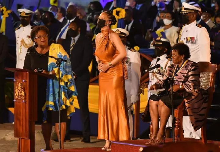 Barbados nace como nueva república presidida por la hasta ahora gobernadora general, Sandra Mason. Foto: EFE