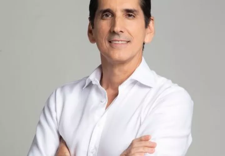 Rómulo Roux es el actual presidente del partido Cambio Democrático (CD).