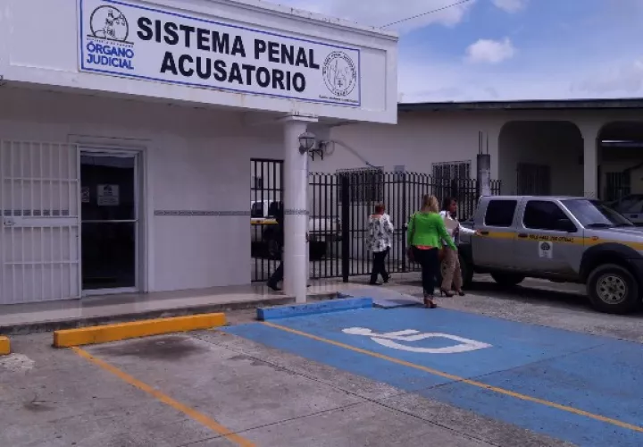 Una fuente dentro de la institución, que pidió el anonimato, explicó que ya se hizo la audiencia de imputación por el delito de estafa a la pareja policial. Foto: Melquiades Vásquez