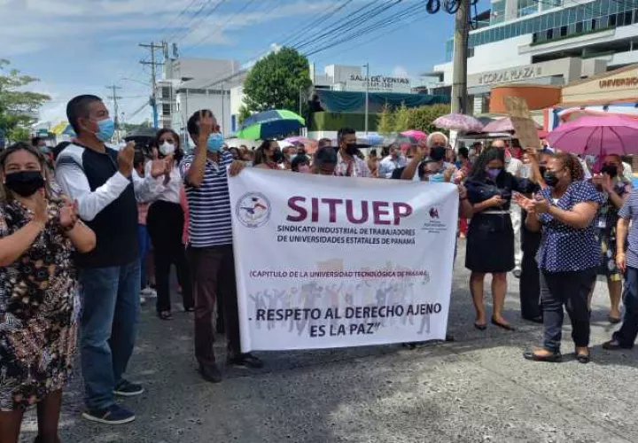 Las protestas la realizan los trabajadores en horas del mediodía. Foto: Cortesía