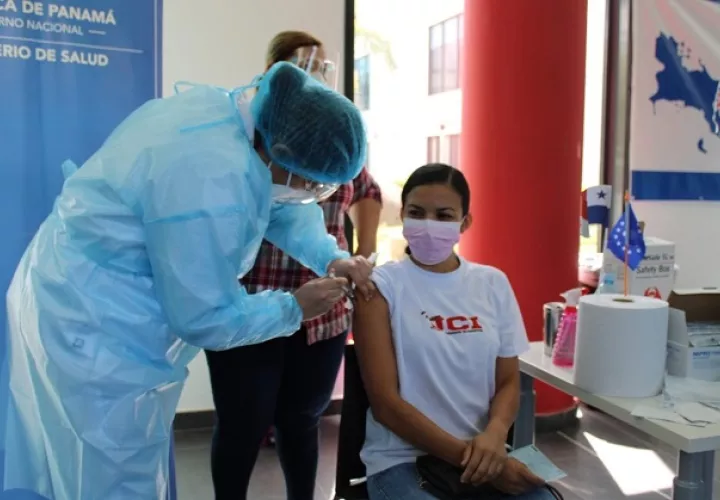 Panamá ha colocado hasta hoy 3,089,903 primeras dosis contra el coronavirus. Foto: Cortesía Minsa