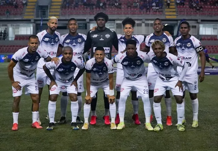 Jugadores del equipo de Veraguas. Foto:LPF