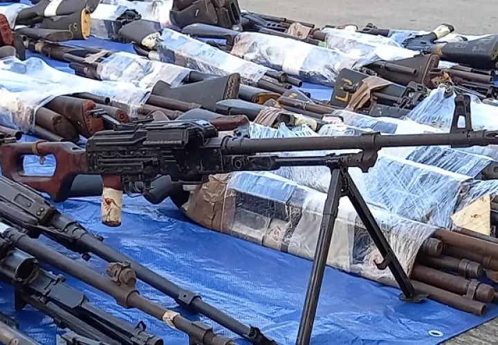 Las 1,000 armas destruidas este jueves eran de diversos calibres. Foto: Víctor Arosemena