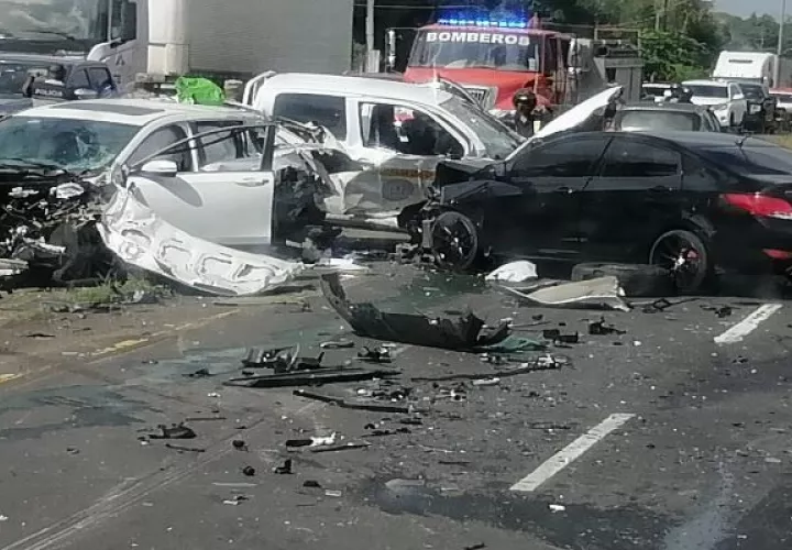 Este accidente ocasionó un severo congestionamiento de vehículos. Foto. Eric Montenegro