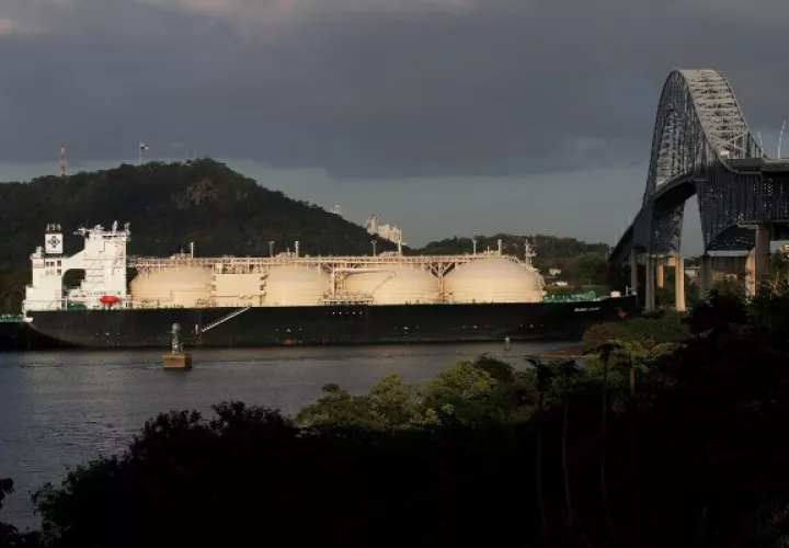  Las toneladas y los tránsitos de buques portacontenedores por el Canal de Panamá crecieron un 10,8 %. Foto: EFE