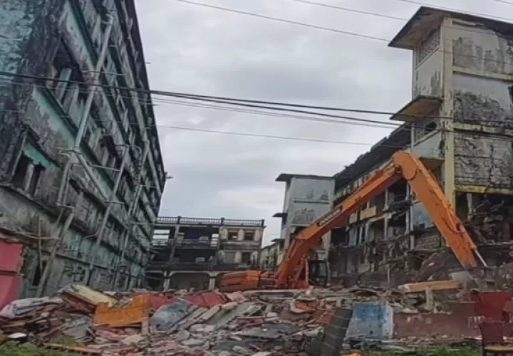 Se espera que la próxima semana, continúen los trabajos de demolición y limpieza de toda el área. Foto. Diomedes Sánchez