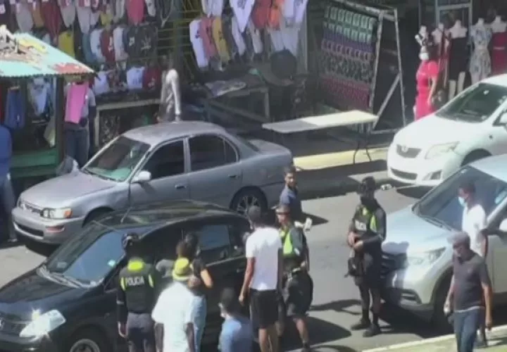 Los momentos de preocupación quedaron grabados en los videos captados por el Centro de Operación Regional, que coordinó con la Policía Nacional, la ayuda para el desesperado padre. Foto. Diomedes Sánchez