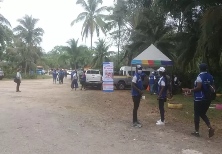 Las autoridades realizarán recorridos  para que las personas cumplan con las medidas de bioseguridad establecidas para los locales y playas. Foto. Diomedes Sánchez
