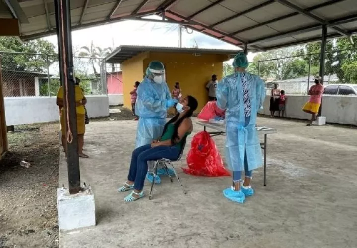 Se aplicaron 3,443 pruebas para detectar el virus. Foto: Cortesía