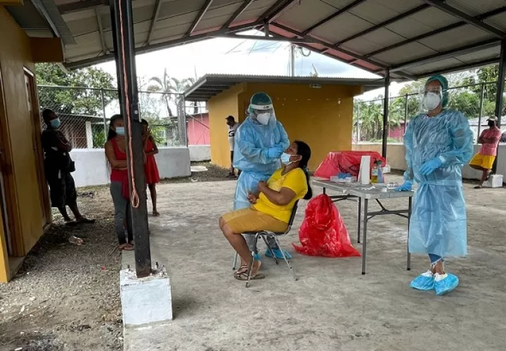 Personal de salud aplicó 4,864 pruebas nuevas de contagio en las últimas 24 horas. Foto. Cortesía Minsa