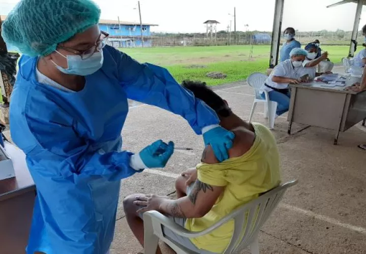 Centros penitenciarios como La Nueva Joya, Los Algarrobos, Aguadulce y El Renacer tienen el 100% de su población penitenciaria al menos con la primera dosis. Foto: Cortesía Mingob