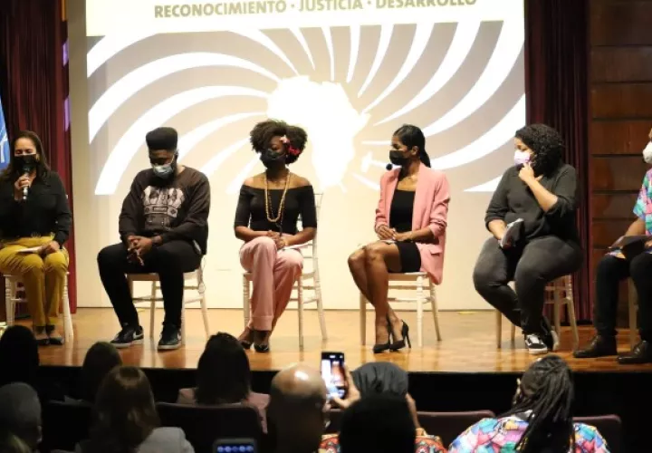 Defensor del Pueblo participa en conversatorio “Decenio Internacional para los Afrodescendientes”. Foto: Cortesía Defensoría del Pueblo